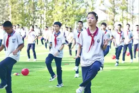 趣味射门、团体跳绳、接力，江宁区这所中学师生趣享运动会！图片