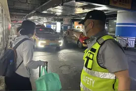 22万人次！北京南站迎返京客流高峰图片