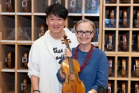 周华健与妻子被嘲像母子：结婚38年，一直被劝离图片