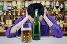 喝酒后拉肚子？或与这5个原因有关，建议喜欢喝酒的人早点了解图片