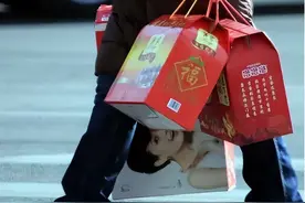 春节拜年，让人哭笑不得的5种礼品，谁收谁尴尬，网友：不如不送图片