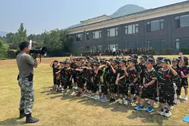 少年强 则国强——市第二十三小学天中晚报小记者走进老乐山研学基地参加“少年从军记”活动图片