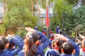 燃起来了！他们沉浸式体验“国旗下成长”……图片
