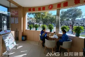 民生网事丨安阳：“驿站+”为户外劳动者撑起“爱心伞”图片