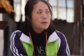 为了凑钱上学，甘肃农村女孩给马云寄母鸡，惨遭拒绝后竟一哭成名图片