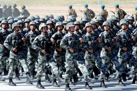 解放军，为什么要取消师团制？旅长营长有哪些晋升新赛道？图片