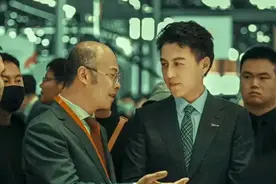 官方确认！48岁靳东再次升职，成为罗晋、刘昊然的直接领导！图片