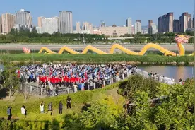 今朝登高问鼎试锋芒，明日乘风破浪铸辉煌 | 太原五中龙城校区2025届高考备考启动仪式图片