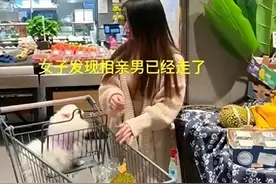 湖南男子与相亲女逛超市，目睹女子拿六个榴莲，男子默默转身离开图片
