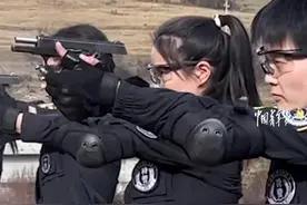 又美又飒！女特警实弹射击训练，飒气十足图片