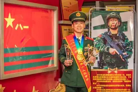 强！这个小个子兵是妥妥的排头兵！图片