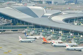 最多的一天四班直飞 成都多条国际航线加密图片