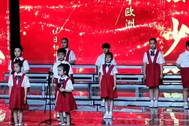 小小红色宣讲员图片