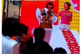给狗办婚礼，嘉宾如云，宴请敬酒，仪式满满，我却笑死在评论区图片