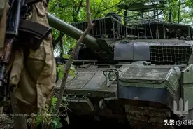 乌军第 68 猎兵旅俘获俄军性能最强劲主战坦克—— T-90M图片