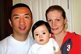 俄士兵为救中国记者牺牲，记者为报恩直接娶其妻子，后来如何了？图片