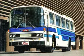 八十年代国内最豪华的客车——日野RC图片