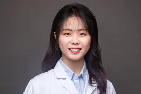 厉害了祖国的中医！女子航班上突发晕厥，同机中医女博士施针急救图片