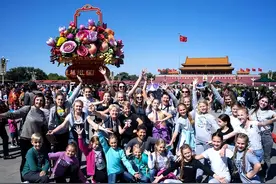 大量美国游客到访北京，拿着旅游签证却不爱逛景区，那来干啥？图片