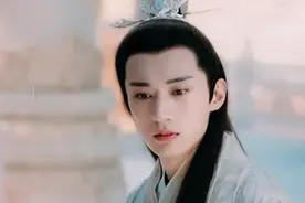 “竟是杨紫喂蛋糕男主”，刘学义争议四起，原来都是“装”的？图片