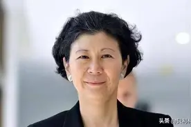 周凯旋结识李嘉诚后，3年内赚4亿，陪伴29年乃红颜知己不求名分图片