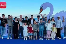 “挖机小何”修修补补到新疆 你的善意新疆人这样回报图片