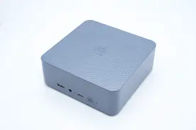 内置AMD R7 7735HS处理器，Zen3+架构，零刻EQR6迷你主机拆解图片