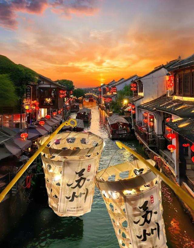 五一带父母去旅游，这5个地方走路少、不折腾风景好，高铁直达