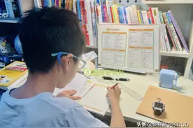 孩子凌晨4点起床赶作业，我没有阻止，却对他提了个要求图片