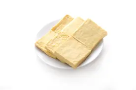 补血养颜美白增肌益智补脑的好吃美食—莴苣胡萝卜炒茶干图片