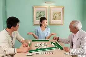 一个整天打麻将的女人图片