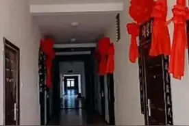无奇不有！个人商品房变身“骨灰房”，网友：砌墙让人心里膈应图片
