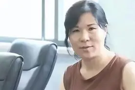 湖南52岁女子啃老多年，没上过一天班！94岁母亲仍为她洗衣服做饭图片