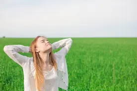 女人有没有二心，男人无需猜测，只要看这4处，便可一目了然图片