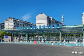 扬州首座新型光伏充电站基本建成，10分钟给车充好电图片