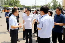 市政协副主席邱建英带队在武乡县调研图片