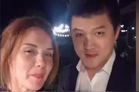 美国媳妇嫁辽宁鞍山19年，一口纯正东北话，在网上教人做中国菜肴图片