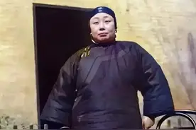 50年代，农民斗地主真实影像，地主被死死绑住，面若死灰！图片