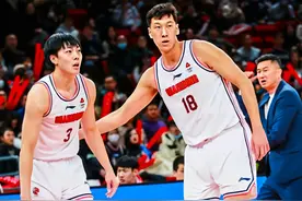 胡明轩40+3+9，广东118-113击败青岛，广东变阵拿到首胜！图片