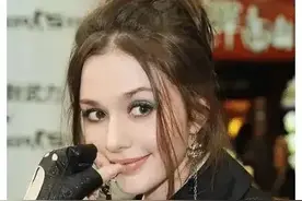 乌克兰！硝烟弥漫10位顶级美女依然绽放，美若天人，你敢相信吗？图片