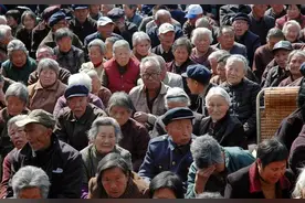 医生提醒：冬天戴帽子像“暖瓶塞”，能防5种病！但3类人别戴图片