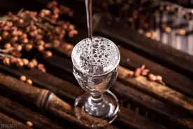 提醒：除了头孢，吃了这5种药也不能喝酒！图片