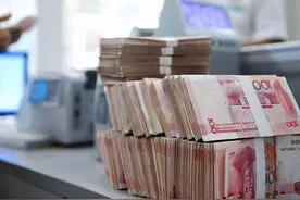 如今社会，100万还能算百万富翁吗？银行人有话说！图片