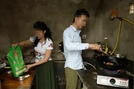 禁忌之爱：继子与继母的挣扎图片