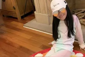 伊能静儿童节晒女儿，8岁米粒遗传爸爸秦昊高个子，越长越漂亮图片
