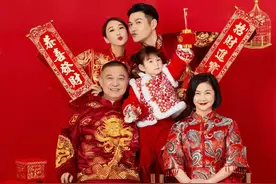 杜若溪严屹宽的全家福，一家五口同框画面温馨又美好，满满的幸福图片