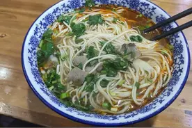 为何越来越多兰州拉面纷纷倒闭？了解原因后，一点也不冤图片