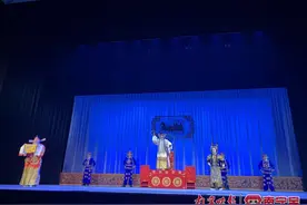 五部滇剧轮番上演 观众大呼过瘾图片