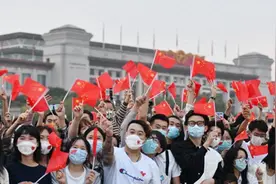 若不搬走这“三座大山”，中国人口总数，将会在2056年被美国反超图片