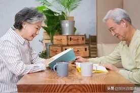 老人活不过八十岁，大多数是五十五岁时经常做这四件事图片